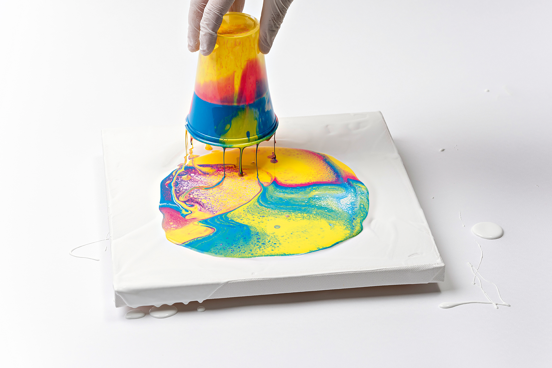 Marabu Pouring Fluid Acryl-Medium, 500 ml