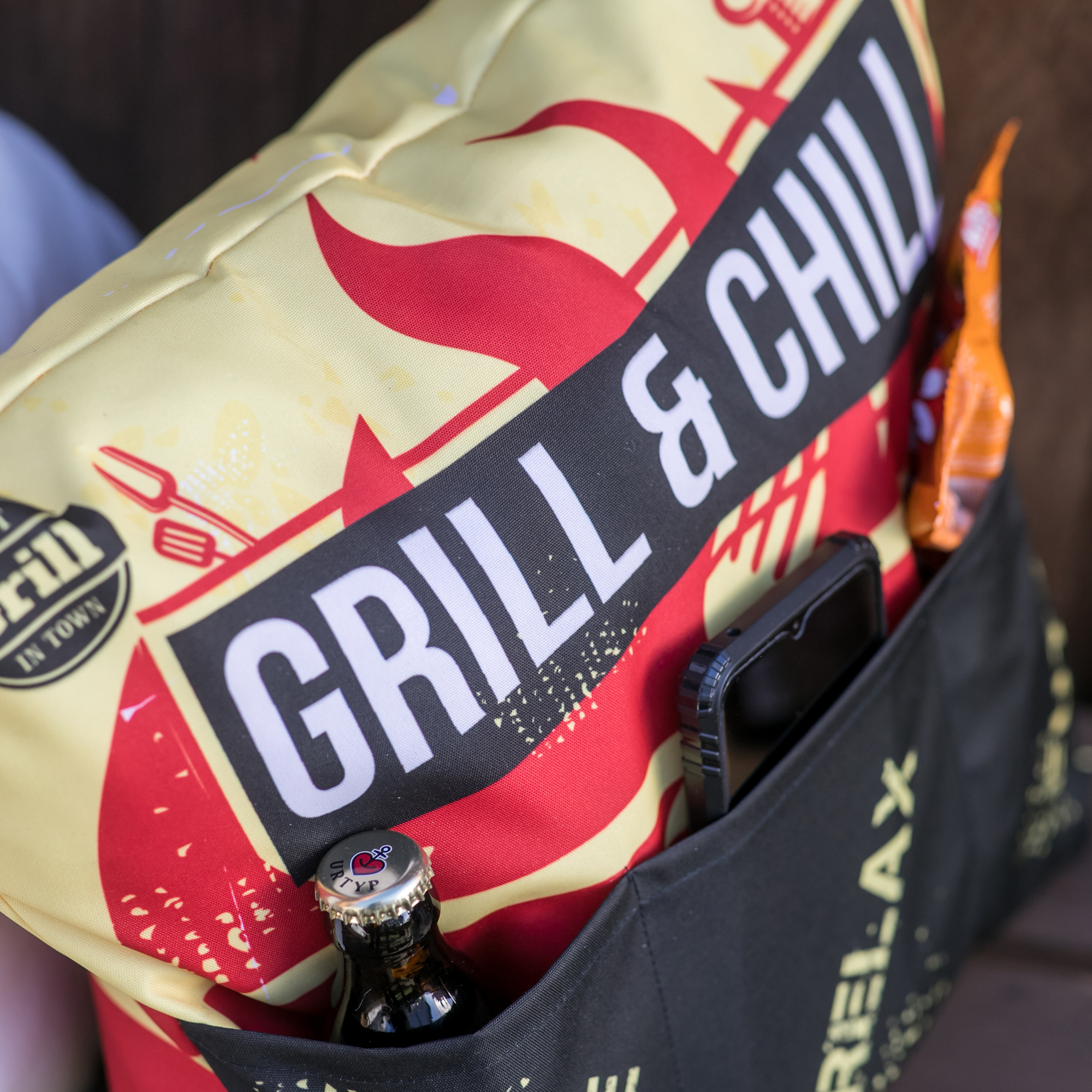 Outdoor Kissen Sofahelden Grill & Chill mit Taschen und ...